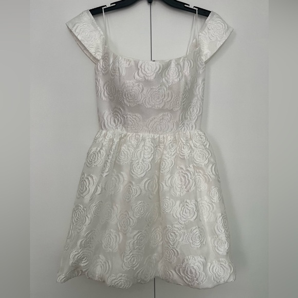 Valentina Dress in White by Amanda Uprichard - Picture 11 of 15